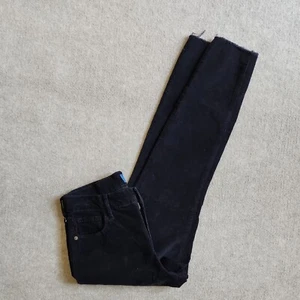 Old Navy Rockstar Corduroy Cropped Pants Womens Size 6 Black Raw Hem Skinny Leg - Picture 1 of 7