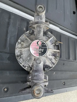 Graco Husky 1040 Air Operated Double Diaphragm Pump. Parts/Repair - Image 1 of 4