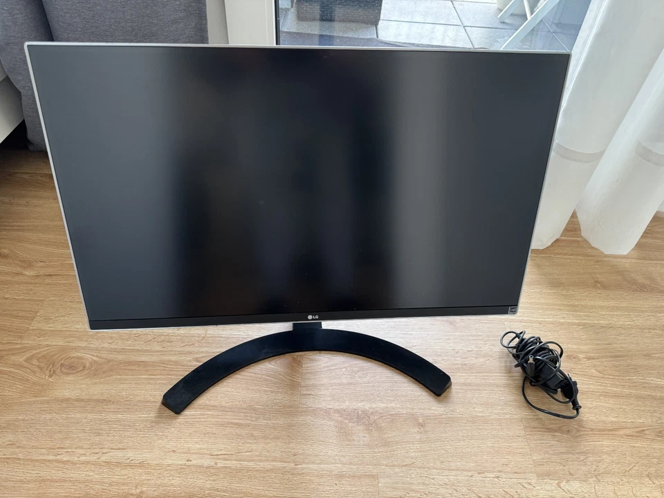 LG 27UD68P – 27" 4K IPS Monitor, sehr gut, FreeSync Pivot - Bild 1 von 4