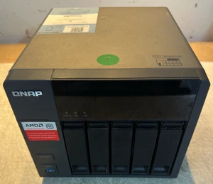 QNAP TS-563 5 Bay NAS Server TESTED 100% - Afbeelding 1 van 3