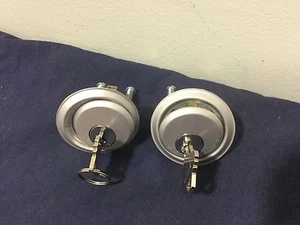 Cilindros de llanta marca desconocida, juego de 2 con llaves - cerrajero - Imagen 1 de 4