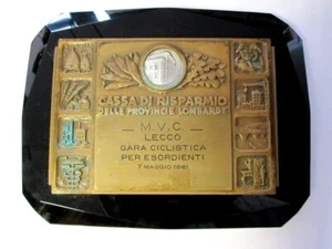 Trofeo/targa su base in vetro nero sfaccettato - GARA CICLISTICA PER ESORDIENTI - Picture 1 of 2