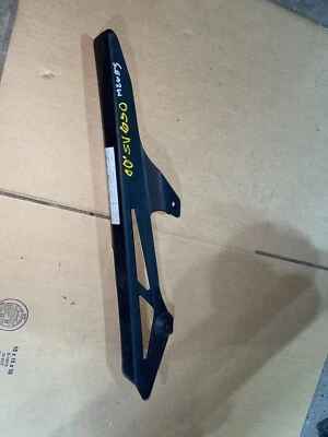 01 SUZUKI SV650S TRASERO TRANSMISIÓN CADENA PROTECTOR CUBIERTA ESCUDO Foto 1 de 2
