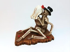 SUMMIT COLLECTION ❤️ Love Never Dies Passionate Wedding Skeleton Couple Figurine - Picture 1 of 7