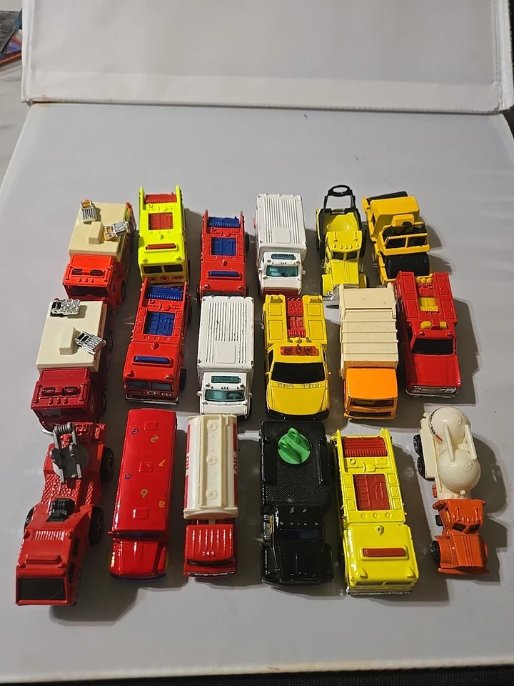 Mattel Hwlls Mbox Vintage Años 70 80 90 Ambulancia, Bombero, Constr Juego 18p Foto 1 de 4