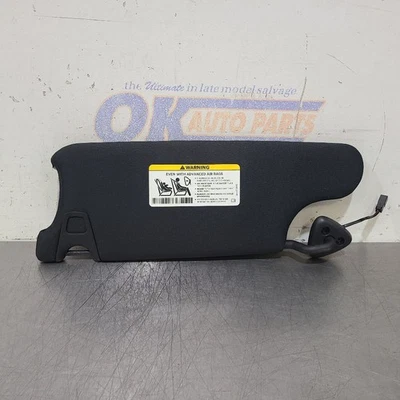 Dodge Challenger SRT 13 2013 parasol negro iluminado pasajero derecho Foto 1 de 4