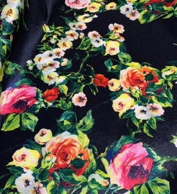 Negro con Rosas Floral - Tejido de Tafetán Poliéster Elástico Foto 1 de 3