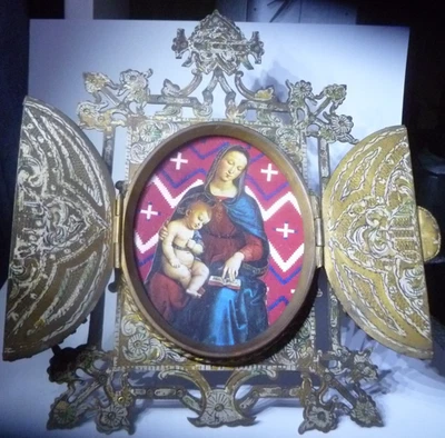 Antiguo marco de fotos ornamentado de latón/bronce dorado y joyas del siglo XIX Foto 1 de 4