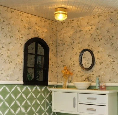 "Lâmpada de teto para casa de bonecas escala 1:12 - Elegante luz em miniatura dourada com bateria" - Imagem 1 de 4