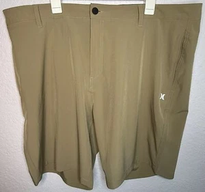 Hurley Men’s Khaki Flat Front Quick Dry Casual Hybrid Walk Shorts 9” Size 44 - Picture 1 of 11