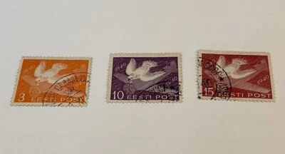 1940 ЭСТОНИЯ МАРКИ КОРОТКИЙ НАБОР #150-152 ПЕРЕВОЗЧИК ГОЛУБЬ И САМОЛЕТ MLH OG - Изображение 1 из 2