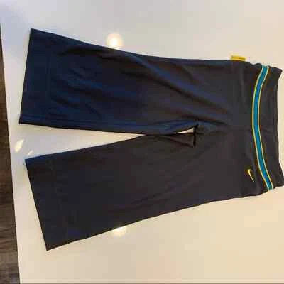 Capris Nike Livestrong Dri-Fit gris verde azulado Foto 1 de 4