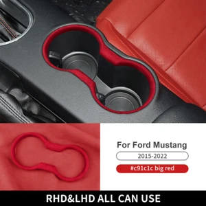 Cubierta portavasos de agua para coche Alcántara gamuza roja para Ford Mustang 2015-2025 - Imagen 1 de 5