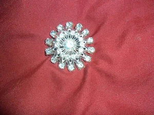 VINTAGE 60's RHINESTONE SUNBURST BROOCH - Picture 1 of 4