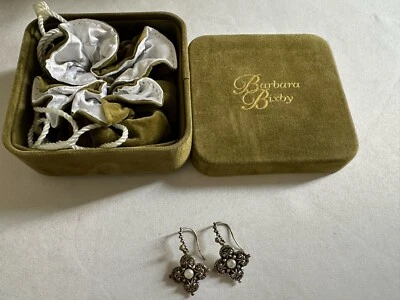 Pendientes Barbara Bixby Flor de Loto 18K y Perlas de Ley Acentos Foto 1 de 4