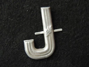 Ancienne Lettre J Aluminium lettrage industrie imprimerie initial métal pochoir - Bild 1 von 1
