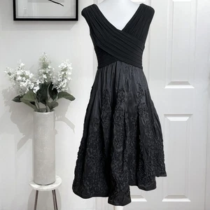 ADRIANNA PAPELL Black Gown dress Fitted Lined Ruffles Size S - Picture 1 of 8