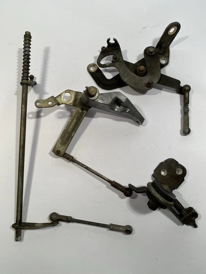 ACCELERATOR THROTTLE LINKAGE W116 Mercedes 300SD 450SEL 450SE 350SEL 280SE 280S - Image 1 of 4