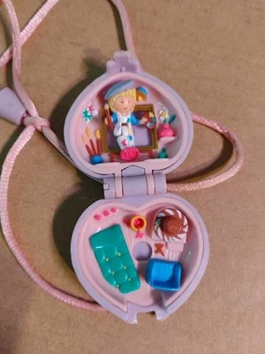 Polly Pocket Locket Pretty Picture 1991 - Image 1 of 2