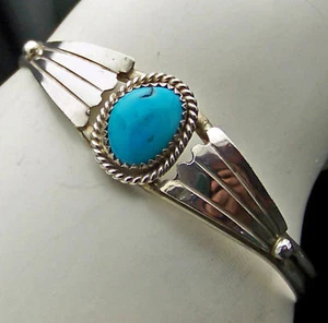 DAINTY SOUTHWESTERN ESTATE HANDCRAFTED TURQUOISE STERLING SILVER CUFF BRACELET - Picture 1 of 1