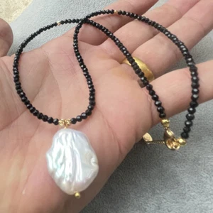 3mm Faceted Black Spinel Round Beads 23mm White Baroque Pearl Pendant Necklace - Picture 1 of 19