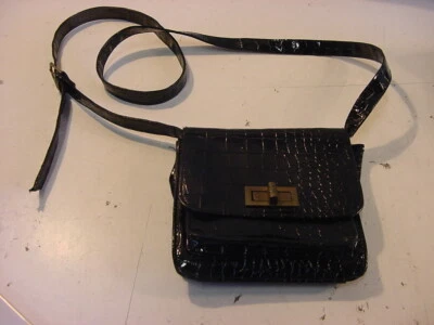 BOLSO LINDO FOREVER 21 CHAROL 6 1/2 x 6 1/2 Foto 1 de 3