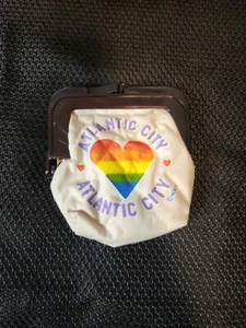 Vintage Atlantic City Rainbow Pride Herz von Gastgeber LGBT - Bild 1 von 5