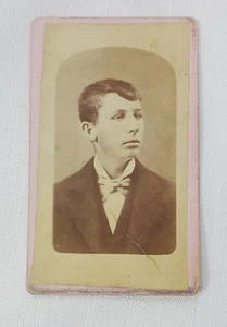 Cabinet Card Photo Portrait young Man in bowtie and jacket - Picture 1 of 2
