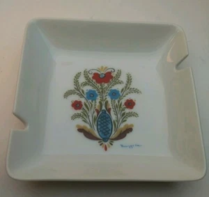 Vintage~White Glass Square Ashtray~4"x4" Square~Vase With Flowers - Picture 1 of 3