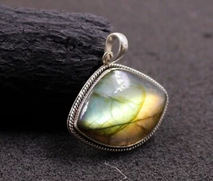 Solid 925 Sterling Silver Jewelry Labradorite Silver Oxidized Pendant 3.6cm - Picture 1 of 5
