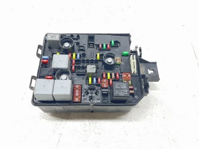 CENTRALINA PORTA FUSIBILI PER OPEL Adam 1° Serie 13438946 Benzina (13>) - Immagine 1 di 4