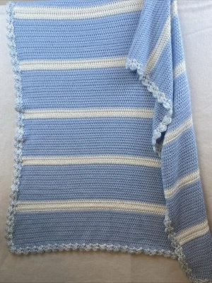 BEAUTIFUL NEW HANDMADE CROCHET BABY BOY BLANKET/AFGHAN  BLUE WHITE Approx33 X 38 - Image 1 of 3
