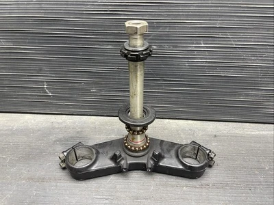 Kawasaki Ninja ZX6r 2000 árbol triple inferior, árbol de tubo de horquilla inferior #112425 Foto 1 de 4