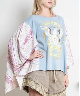 Top de terciopelo azul con estampado de roca de águila para niños con mangas de poncho cosidas con estampado mixto Foto 1 de 4