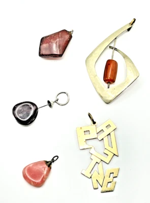 Colgantes mixtos de piedras preciosas sintéticas chapadas en plata/colgante paulino tono dorado Foto 1 de 4