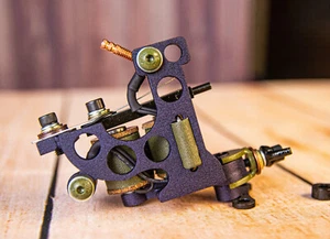 Handmade Tattoomaschine Shader Mag 5-25, läuft 105-110 Hz @ 4,5 V unloaded - Bild 1 von 9