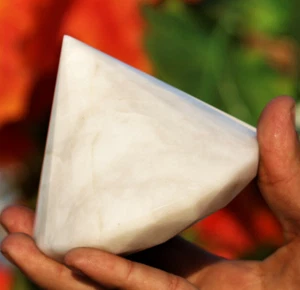 Natural 80MM White Aventurine Healing Reiki 16 Faceted Hexagon Diamond Antenna - Picture 1 of 10