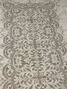 Vintage 60”X 90” Madeira Richelieu cutwork floral tablecloth - Picture 1 of 19