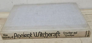 The Secrets of Ancient Witchcraft With the Witches Tarot HC 1st ed 1974 Crowther - Imagen 1 de 7