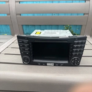 MERCEDES E CLASS E320 W211 CDI 4DR SAT NAV NAVIGATION A2118276242 6061 PARTS - Picture 1 of 14