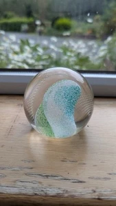 CAITHNESS HARMONICS ART GLASS PAPERWEIGHT CONTROLLED BUBBLES GREEN WHITE 3" 1992 - Picture 1 of 5