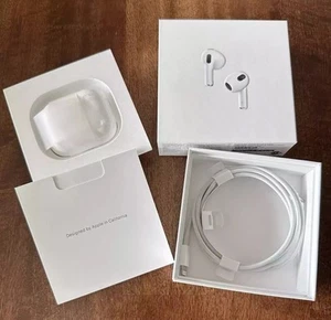 Casques Bluetooth Apple 3ème Génération Droit Gauche + Boîtier de Charge Sans Fil - Photo 1 sur 6