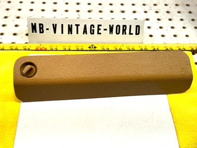 Volvo 1984 244GL sedan Front fuse box Pumpkim 1 Cover/ designation glued 1 Sheet - Image 1 of 4