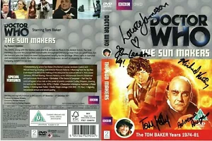 Doctor Who: The Sun Makers DVD Cover Signed by LOUISE JAMESON, MICHAEL KEATING+3 - Foto 1 di 1