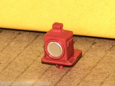 1 MANTUA & TYCO 6715 RED HEADLIGHT W/REFLECTIVE FRONT REPLACES OLD 6714 ORIGINAL - Image 1 of 4