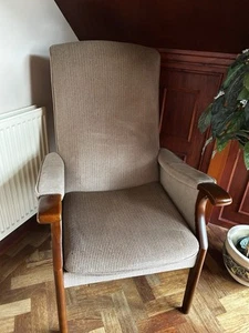 comfortable arm chair - Picture 1 of 3