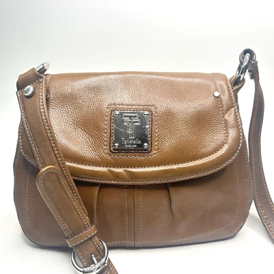 Classy TIGNANELLO Versatile Brown Pebble Leather Shoulder Bag Zip Organizer - Image 1 of 4