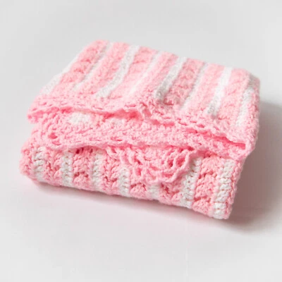 Manta tejida a rayas para recepción o cuna de bebé rosa y blanco 35" x 38" Foto 1 de 4