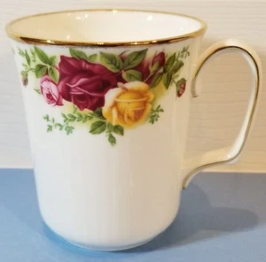 Royal Albert Old Country Roses Bristol Beaker TAZZA due tazze (2) con etichette - Foto 1 di 4