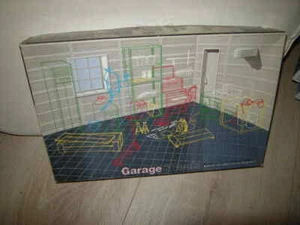 Fujimi Garage & Tools 1:24 (solo estantes / sin accesorios de taller) en embalaje original - Imagen 1 de 1